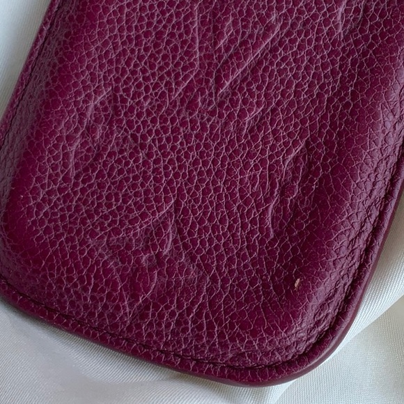 Louis Vuitton leather iPhone case - Picture 5 of 11